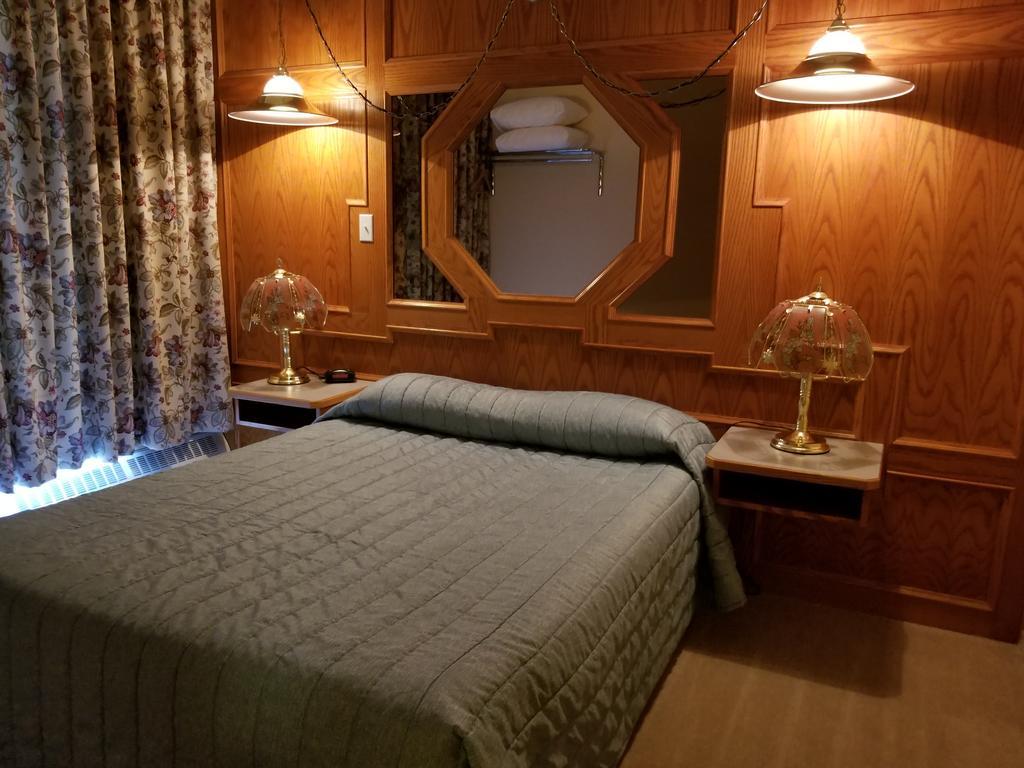 New Imperial Inn Cold Lake エクステリア 写真